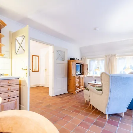 Friesenhaus Kaeptn Hahn Hausteil 07 * Westerland